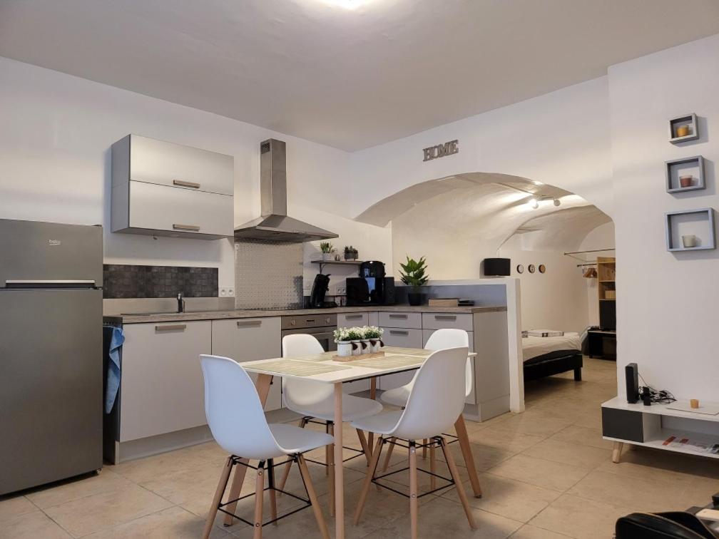 Apartment F1 Rez De Chaussee Au Coeur De Pont-saint Esprit Pont-Saint-Esprit